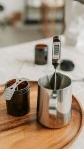 Nguyên liệu làm nến là gì?